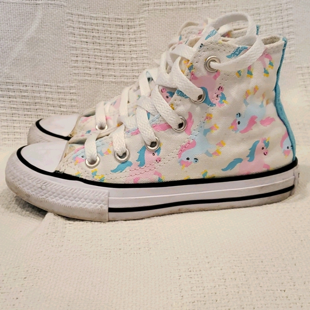 Kids Converse. Size 11.